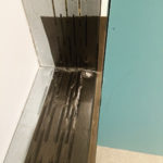 Enstegstätade fasader. Tvåstegstätning runt fönster och dörrar.