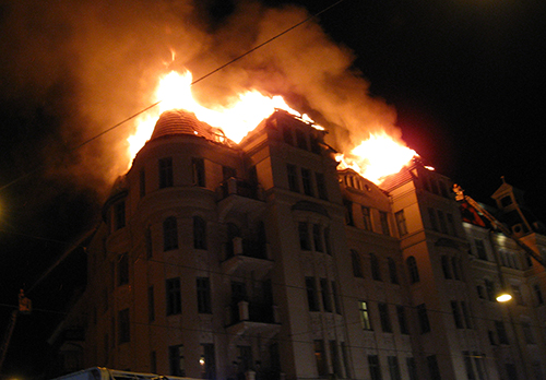 Går det att förhindra stora brandskador i träbyggnader?
