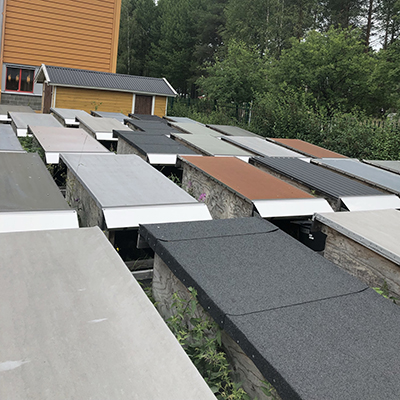 Exteriöra byggnadsmaterial och ytbeläggningar för tak och fasader ger stora bidrag till föroreningar i dagvatten – dagvatten som ofta släpps ut i närliggande ytvatten utan någon föregående rening.