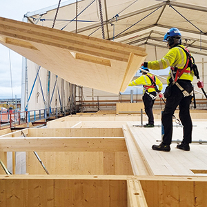 I början av december 2024 genomfördes ett öppet seminarium om hållbart skogsbruk och framtidens träbyggande på Linnéuniversitetet i Växjö.